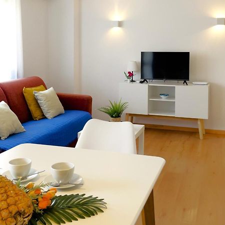 Mediterraneo 508. Fantastic Studio On The Beachfront With Sea Views. Marbellac Extérieur photo