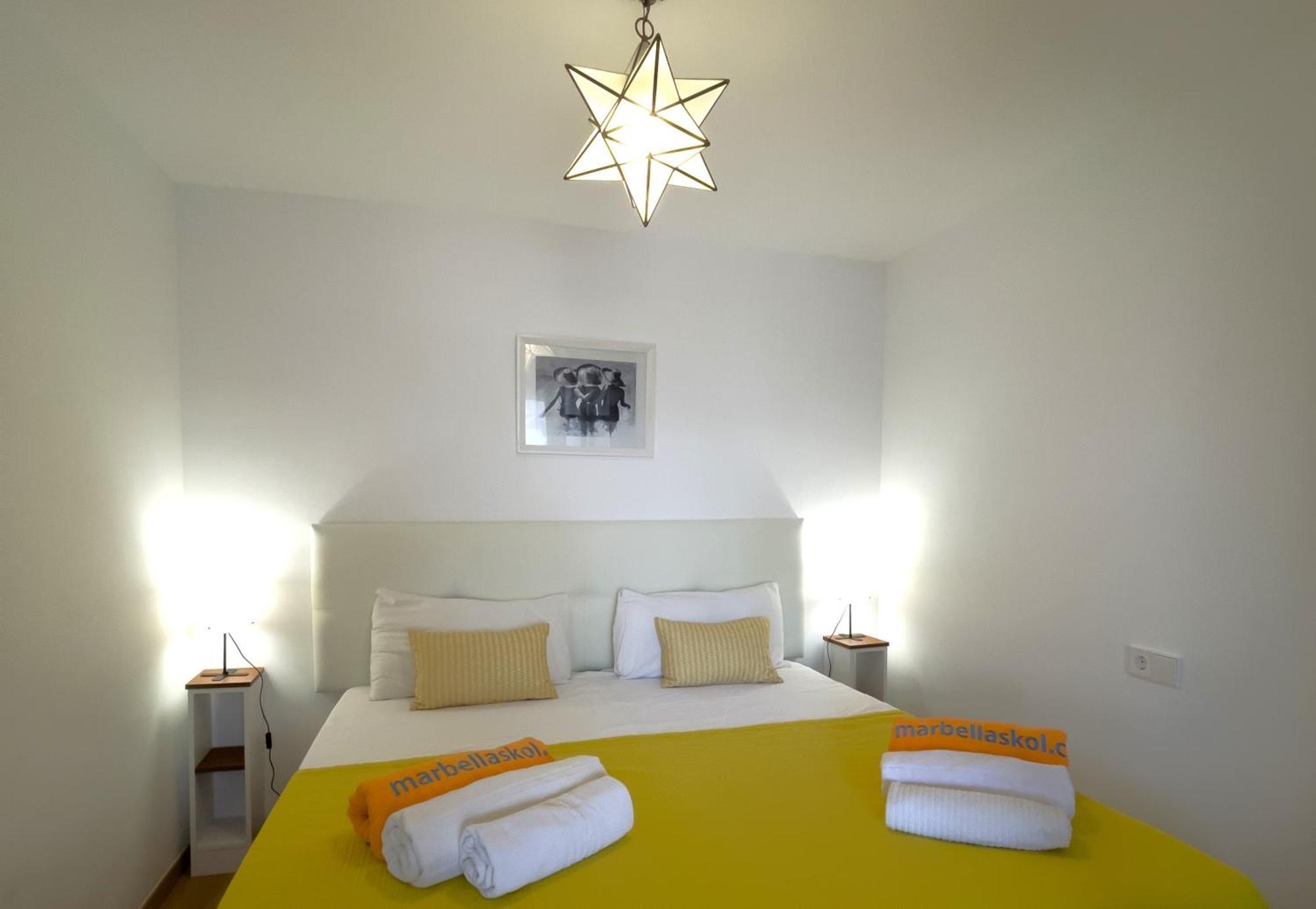 Mediterraneo 508. Fantastic Studio On The Beachfront With Sea Views. Marbellac Extérieur photo