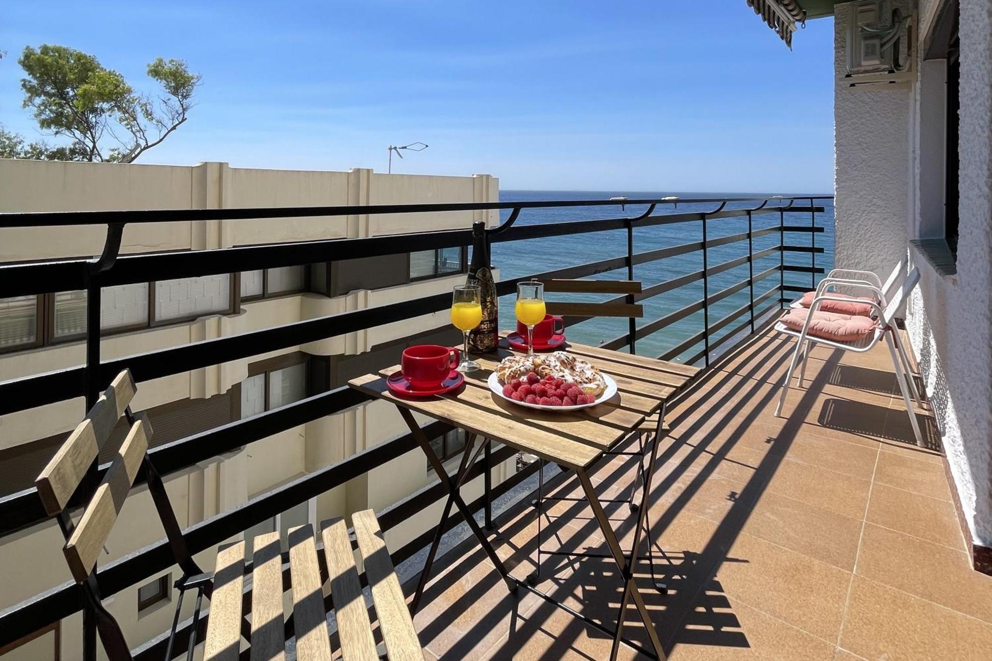 Mediterraneo 508. Fantastic Studio On The Beachfront With Sea Views. Marbellac Extérieur photo